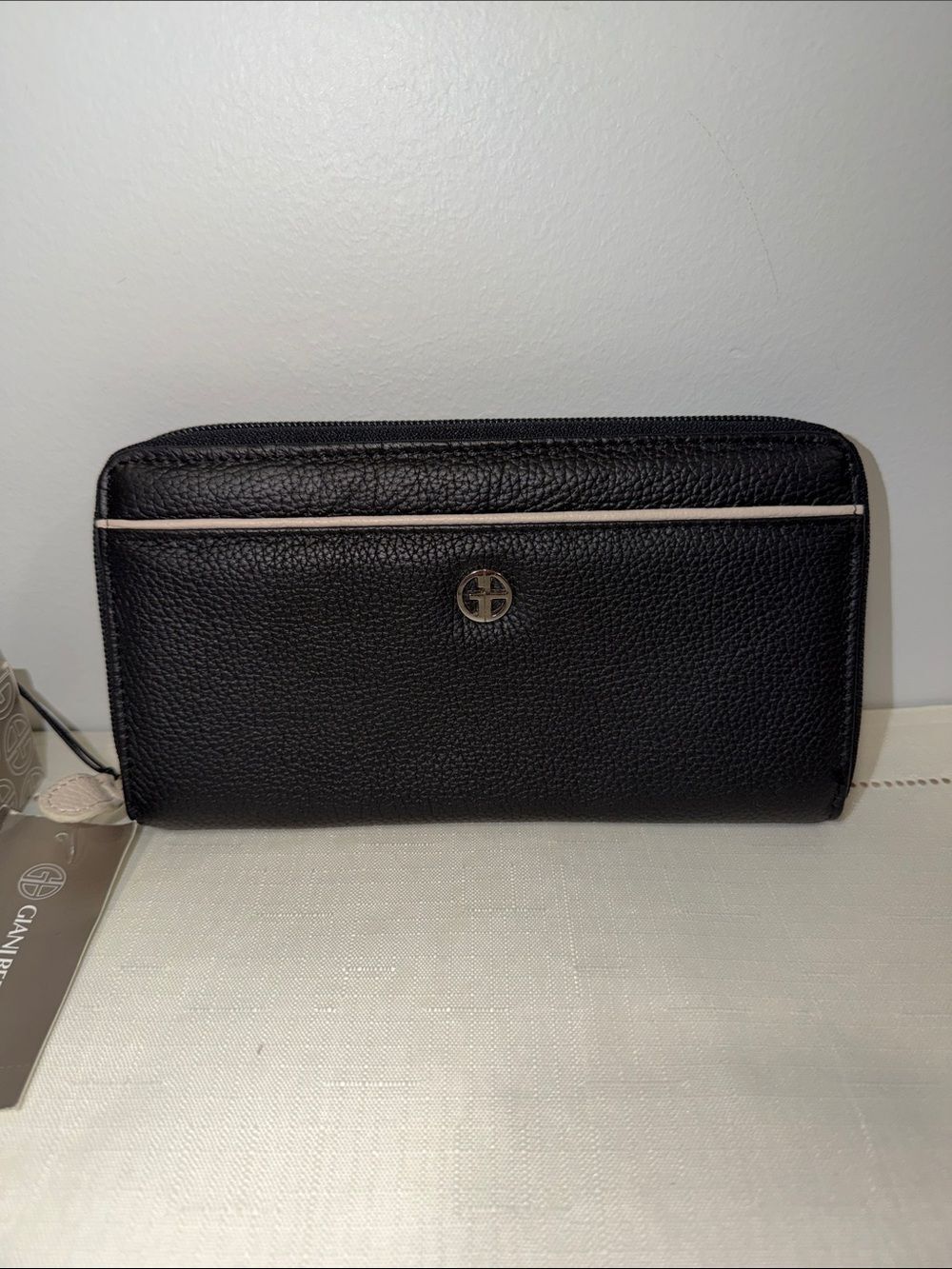 Giani Bernini black bone trim pebbled leather zip around silver-tone logo accent